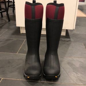 Muck boots (women’s arctic ice tall)